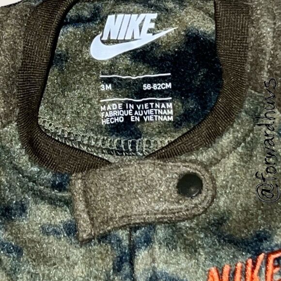 Nike Baby`s Camo Microfleece Full Zip Footed Coverall Size 3 Months - Picture 6 of 8